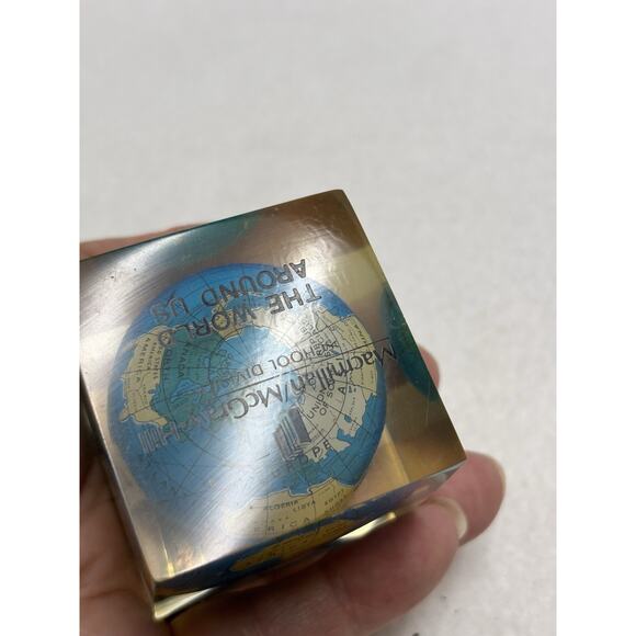 Vtg Floating Globe Lucite Acrylic World Earth Paperweight 2" Cube Advertising - Picture 13 of 14
